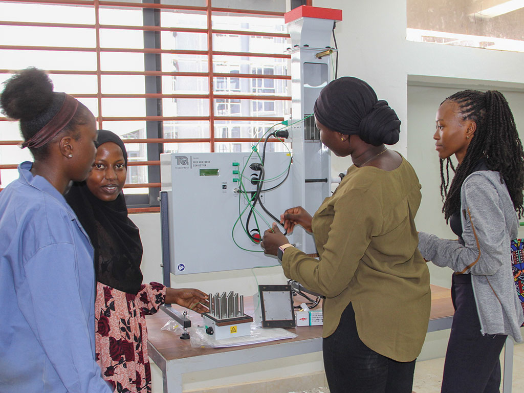 Students studying at USET